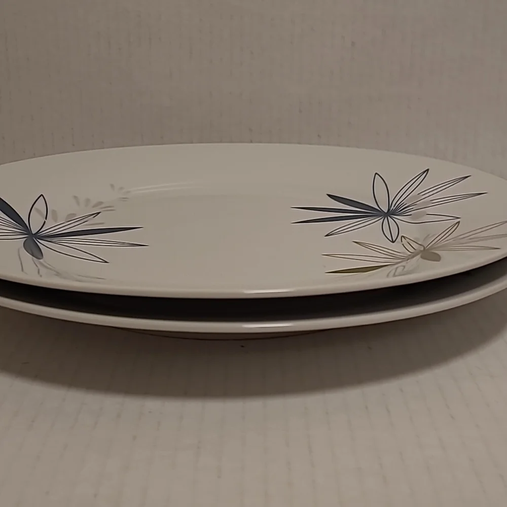 Pair of Pier 1 Kui Hua Plates